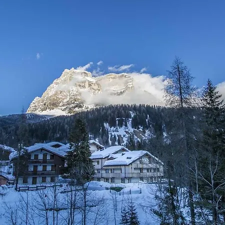 Aparthotel Civetta 3*